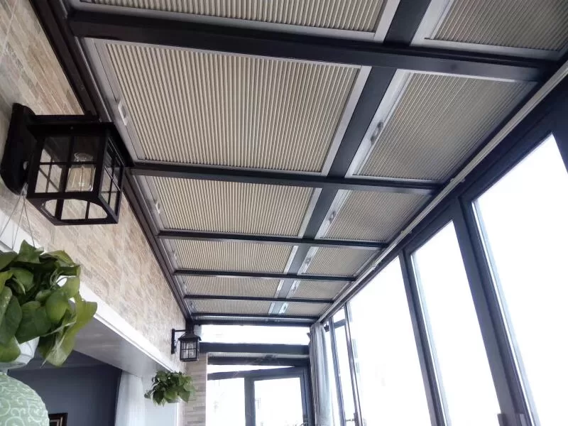 Mẫu rèm tổ ong ban công đẹp, phù hợp không gian mở