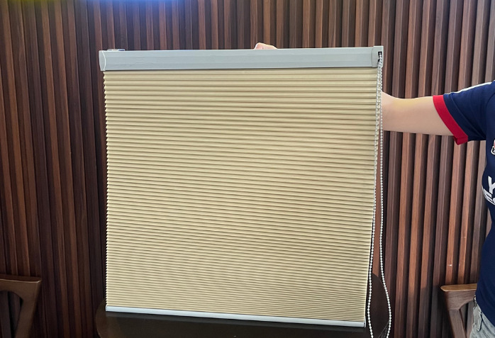 Mẫu rèm tổ ong dây kéo an toàn cho trẻ em phù hợp phòng bé