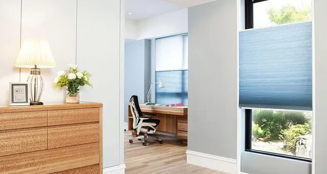 Mẫu rèm tổ ong đẹp cho quán cà phê sang trọng, yên tĩnh