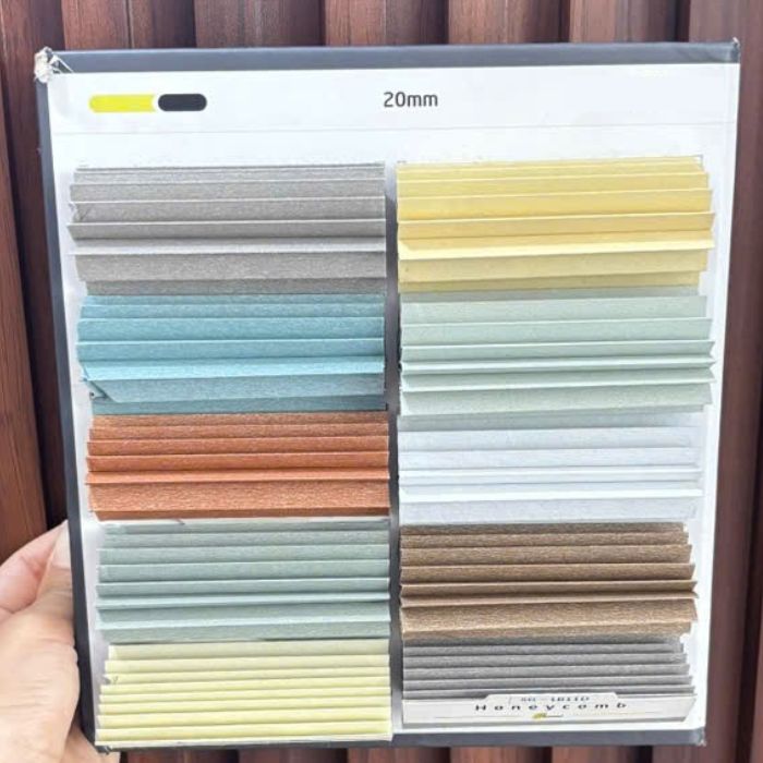 Mẫu rèm tổ ong tone hồng phấn nữ tính trang trí nội thất hiện đại