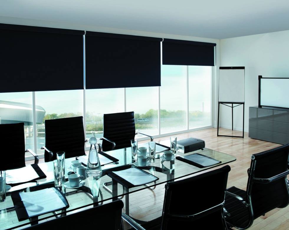 Mẫu rèm văn phòng cho phòng họp hỗ trợ trình chiếu rõ nét