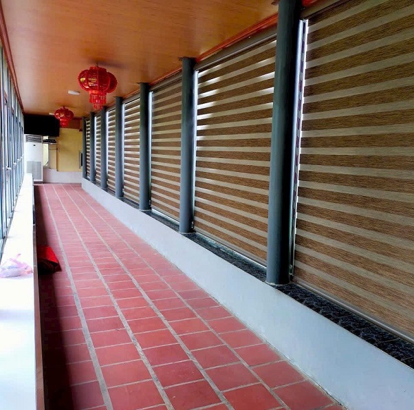 Rèm cầu vồng cho ban công và logia chống nắng tốt