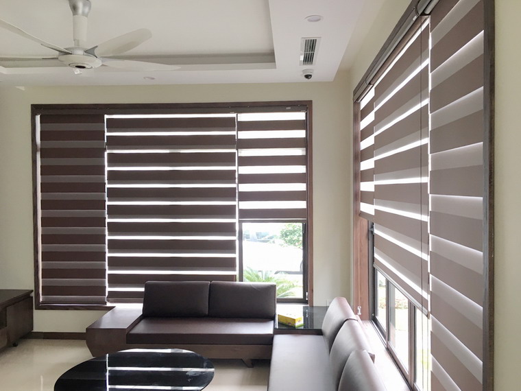 Rèm cầu vồng chống nhiệt phù hợp ban công hiện đại