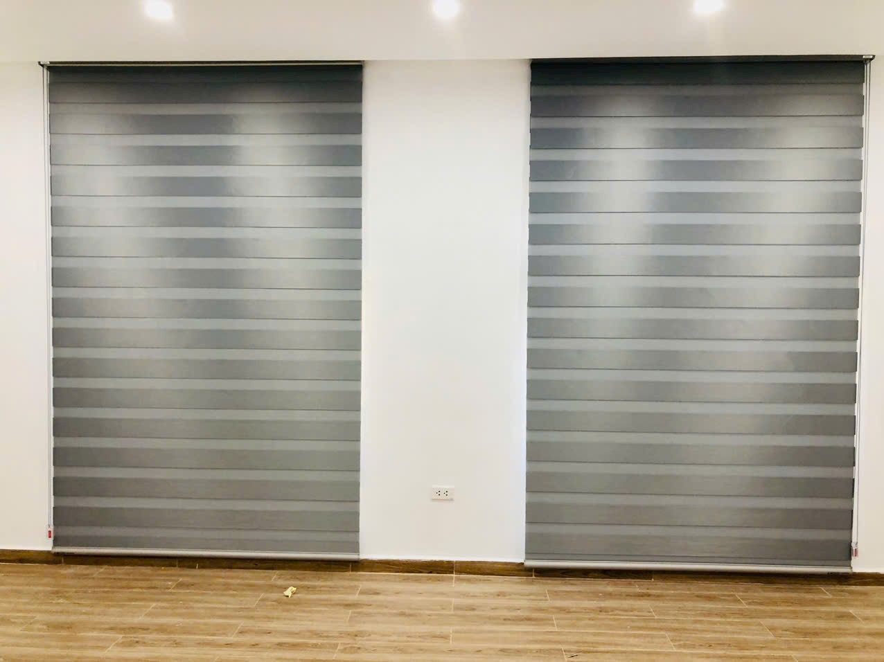 Rèm cầu vồng có bền không trong nắng nóng – thử nghiệm thực tế