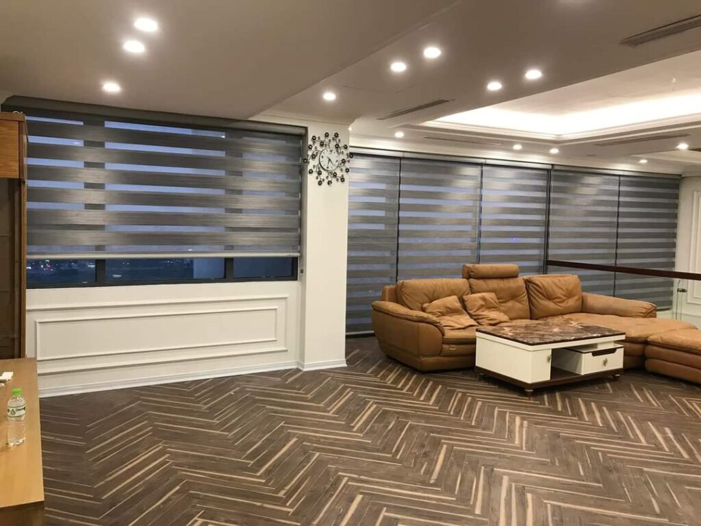 Rèm cầu vồng có bị bạc màu theo thời gian không – minh họa thực tế