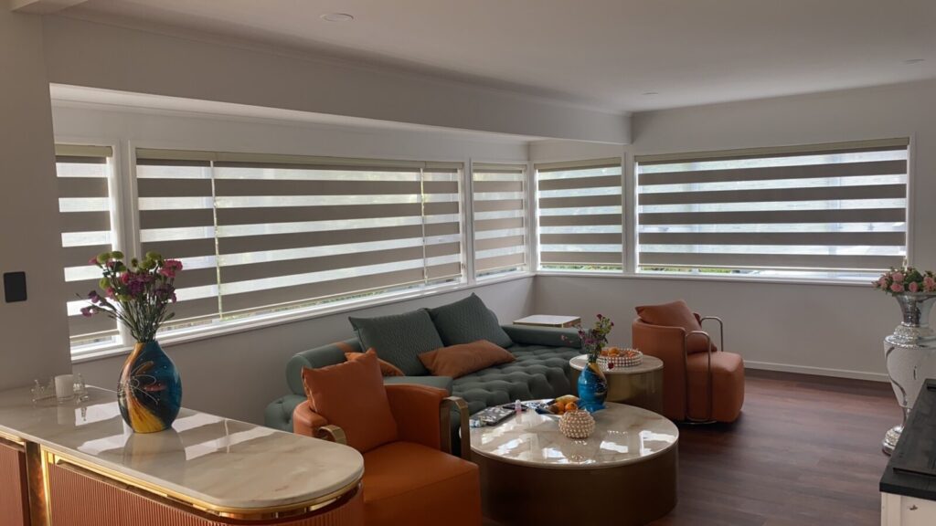 Rèm cầu vồng tự động dùng pin sạc tiện lợi không dây