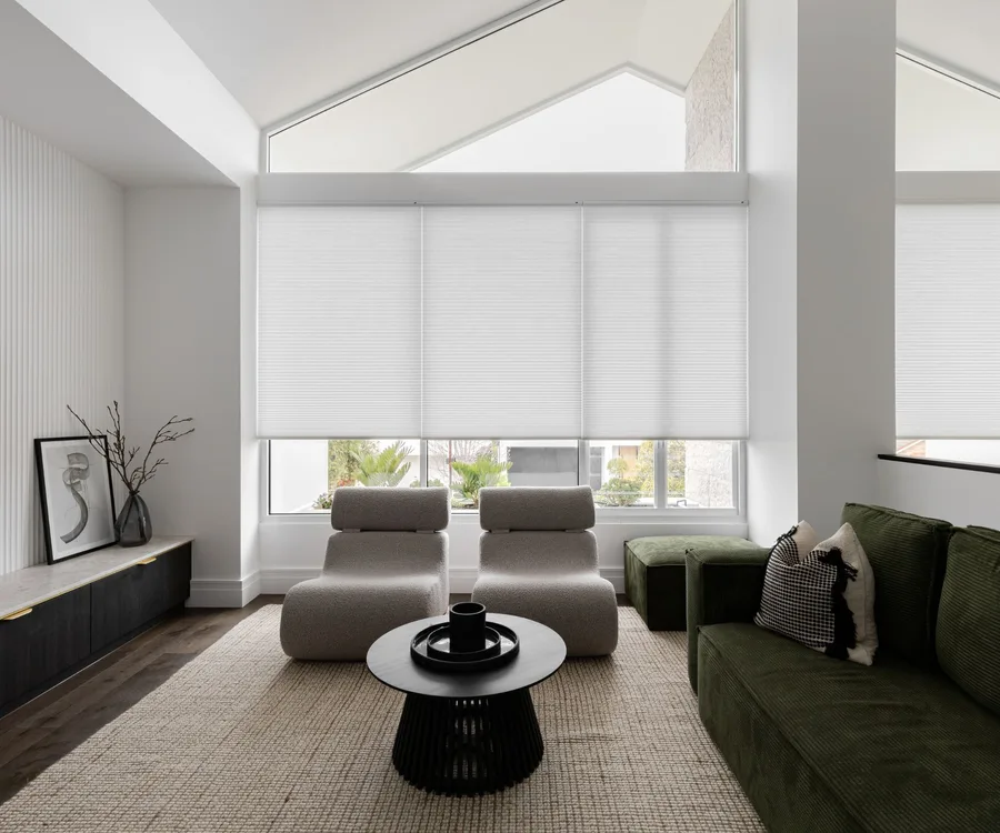 Rèm tổ ong nhà phố giúp không gian luôn mát mẻ và riêng tư