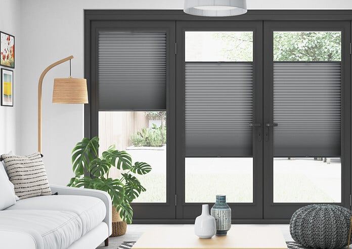 Rèm tổ ong tone đen xám mạnh mẽ cho nội thất hiện đại