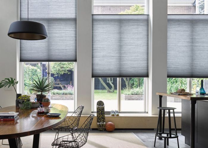 Rèm tổ ong tự động giúp giảm tiêu thụ điện năng