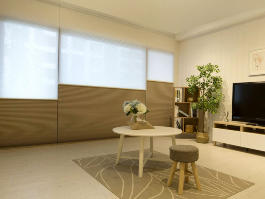 hình ảnh rèm tổ ong bảo vệ đồ gỗ khỏi tia uv cho nội thất cao cấp