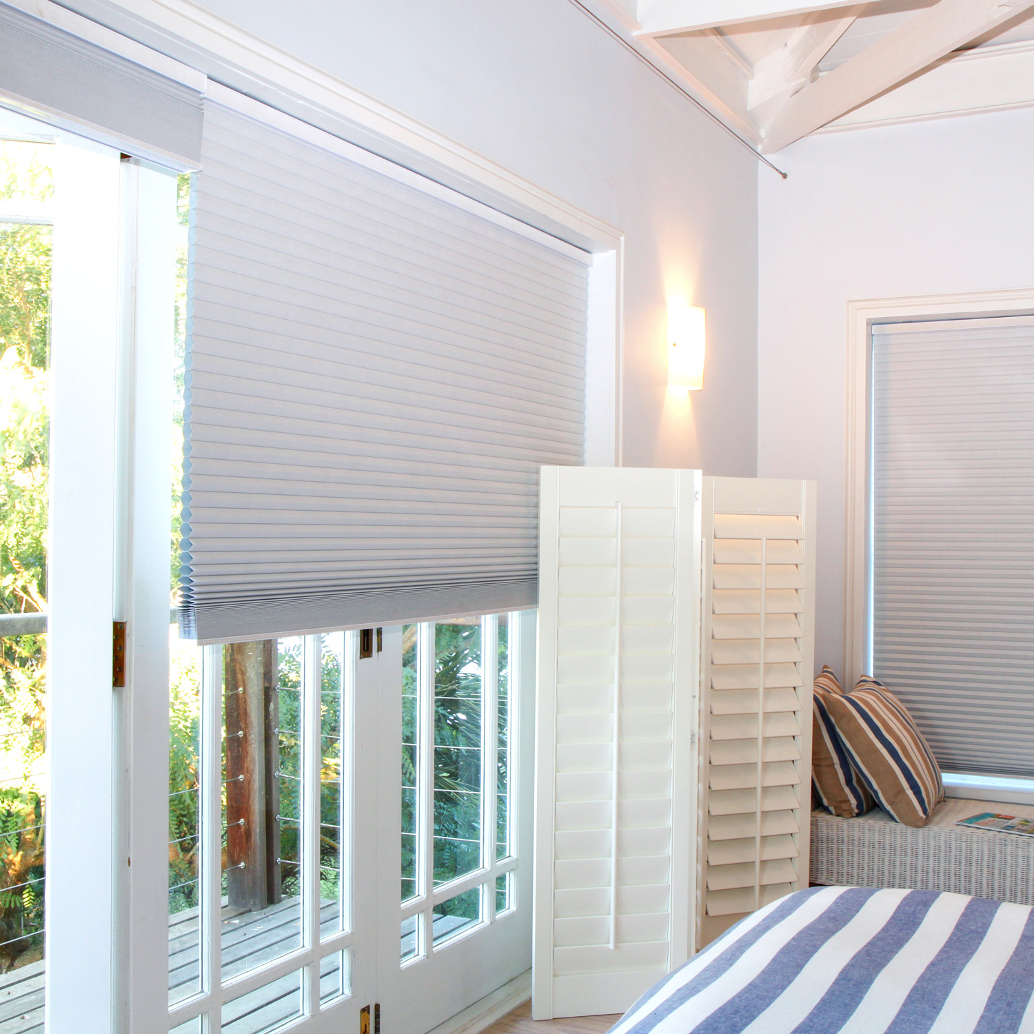 hình rèm tổ ong mang lại không gian sang trọng và tinh tế