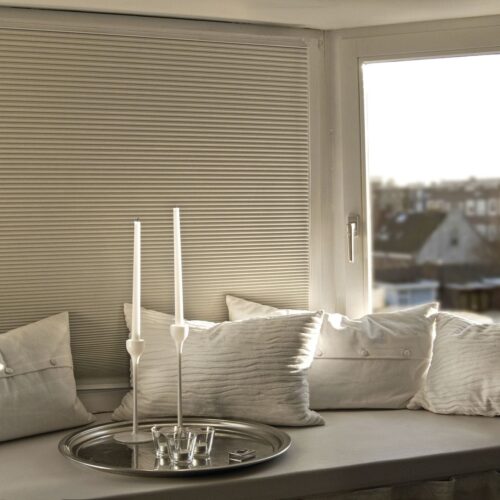 Rèm tổ ong nâng tầm thẩm mỹ cho căn phòng với thiết kế hiện đại và tinh tế