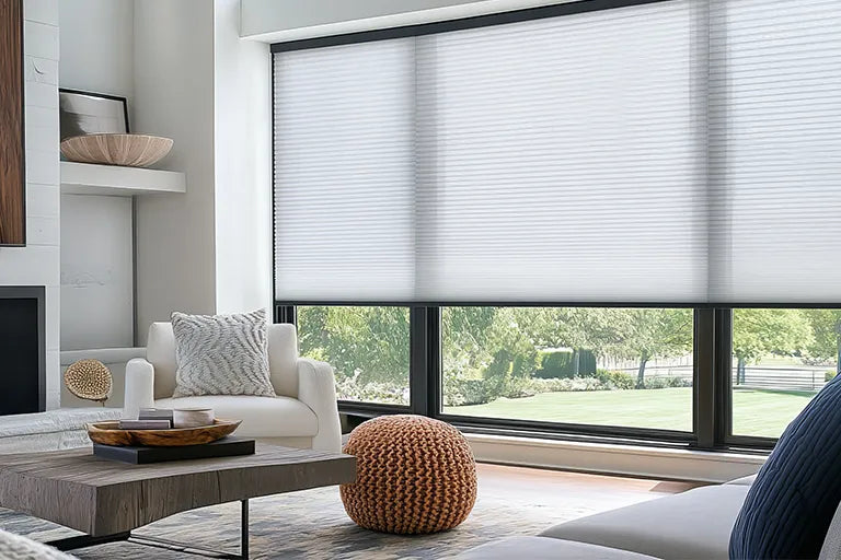 mẫu rèm tổ ong mang lại không gian sang trọng cho căn hộ cao cấp