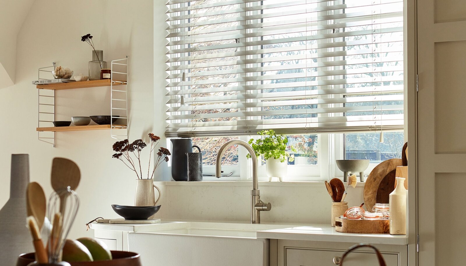 Mẫu rèm gỗ chống ẩm composite giá tốt cho khí hậu nóng ẩm