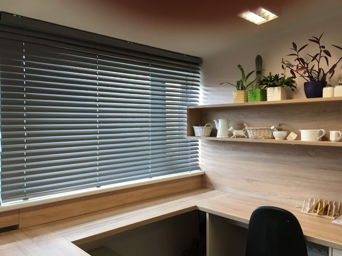 Rèm gỗ cho phòng khách phong cách sang trọng hiện đại