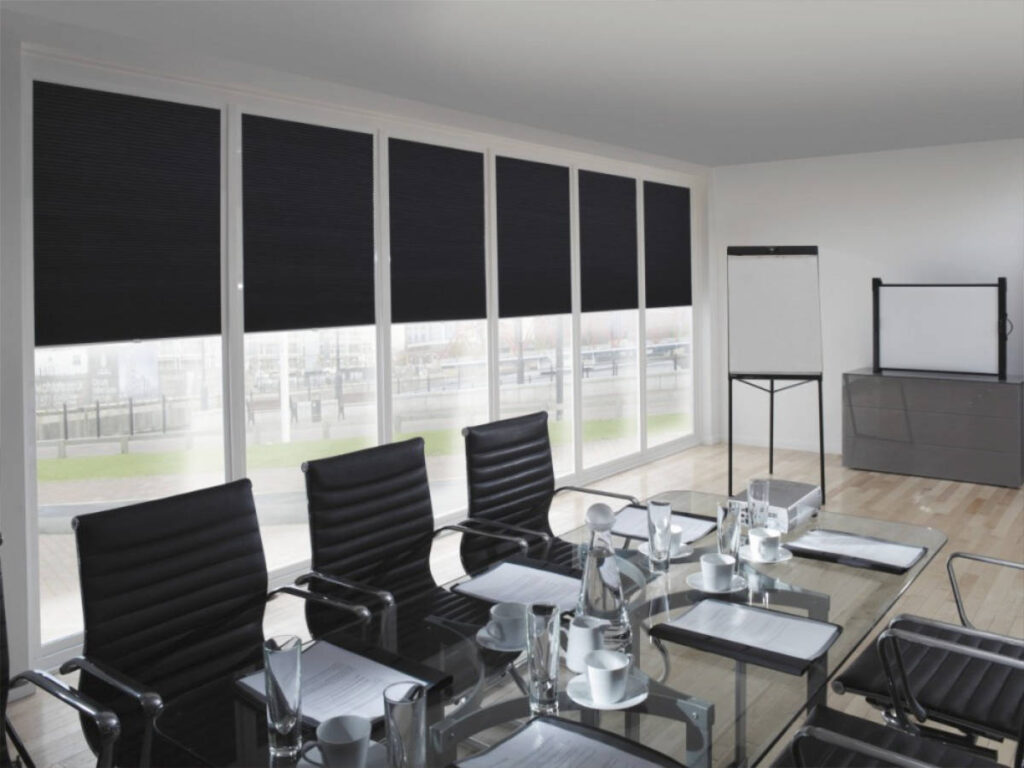 Rèm văn phòng phong cách hiện đại châu Âu với thiết kế sang trọng