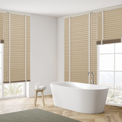 Rèm gỗ dùng được cho phòng tắm không? Những lưu ý quan trọng