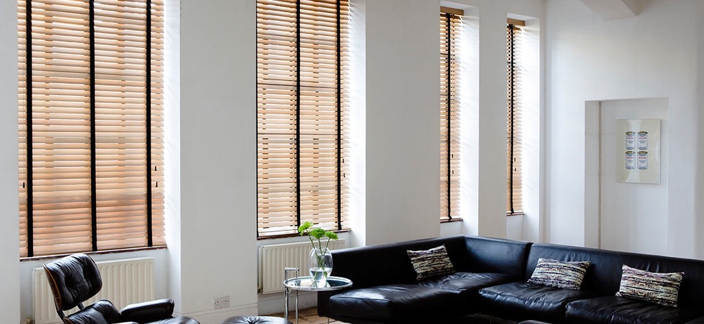 chọn rèm gỗ phù hợp giữa tự nhiên và composite