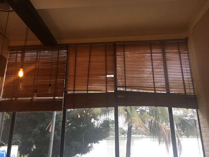 rèm gỗ bị kẹt kéo phải làm sao khi dây kéo không hoạt động