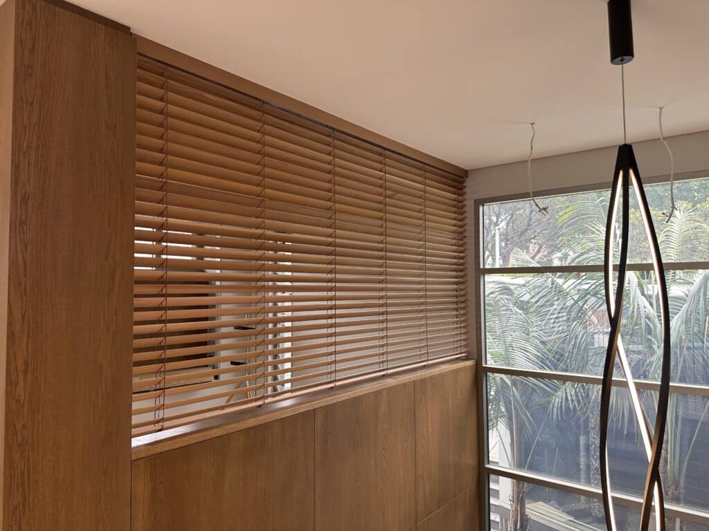 rèm gỗ quận tân phú phối nội thất hiện đại