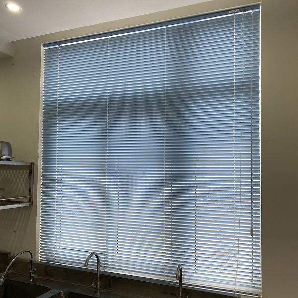 Hình rèm sáo nhôm không kẹt dây an toàn cho gia đình