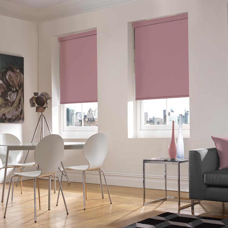 Mẫu rèm cuốn cản nhiệt cho nhà hướng nắng