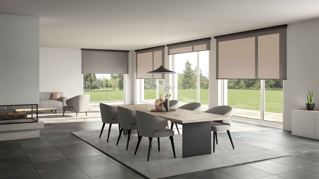 Rèm cửa sổ cuốn chống nắng nhà phố