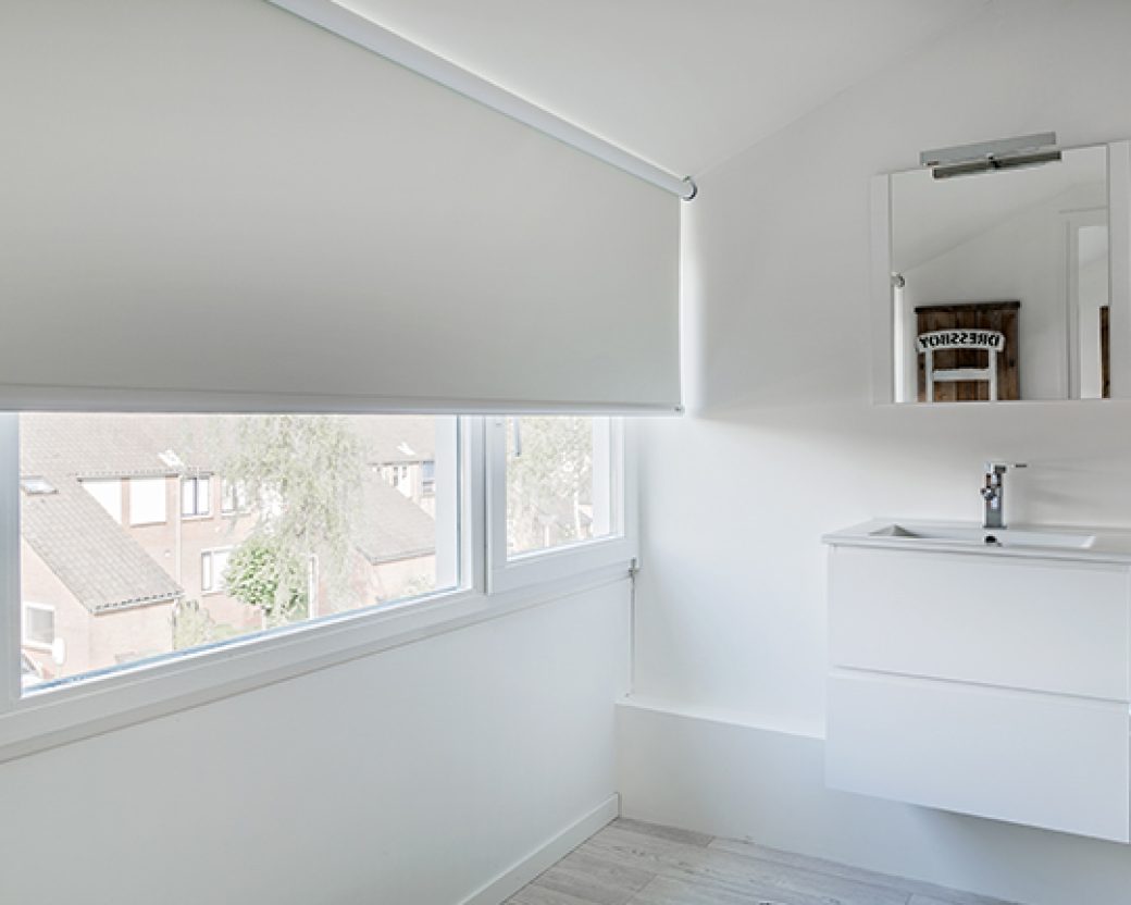 Rèm cuốn chống nắng báo giá thi công tại tphcm