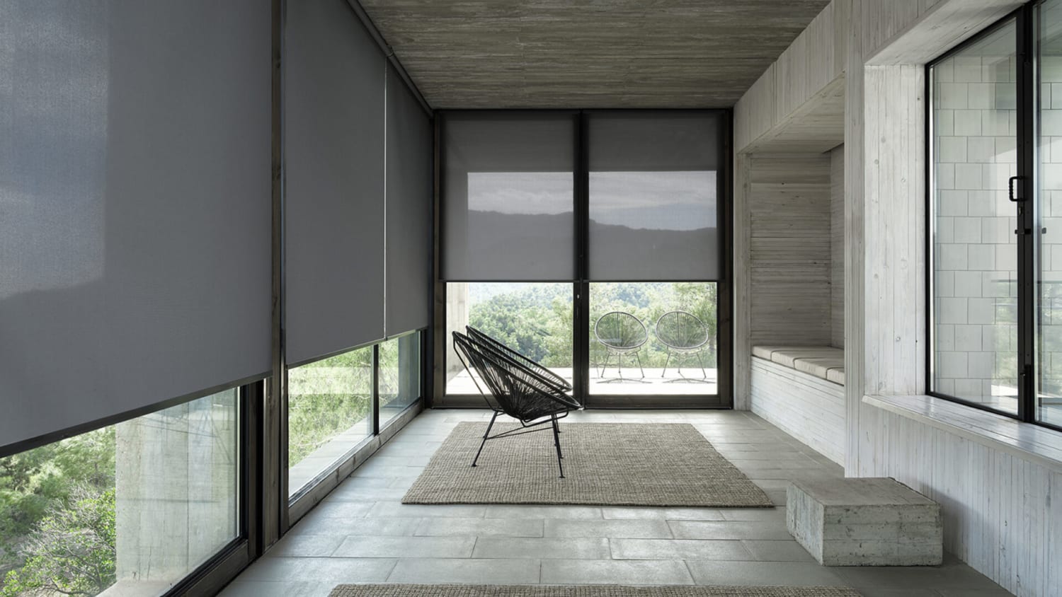 Rèm cuốn ngoài trời chắn nắng mưa mặt tiền