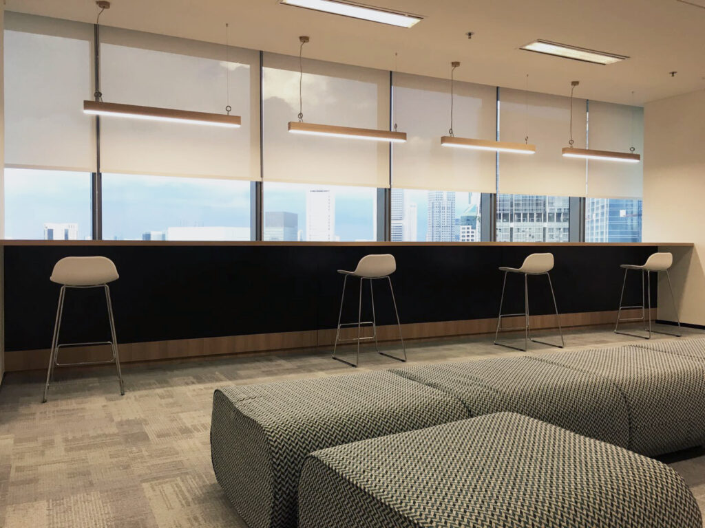 Rèm kéo che nắng cửa kính chung cư đẹp