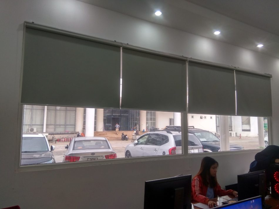 hệ rèm cuốn chống nắng motor tự động cho văn phòng công ty