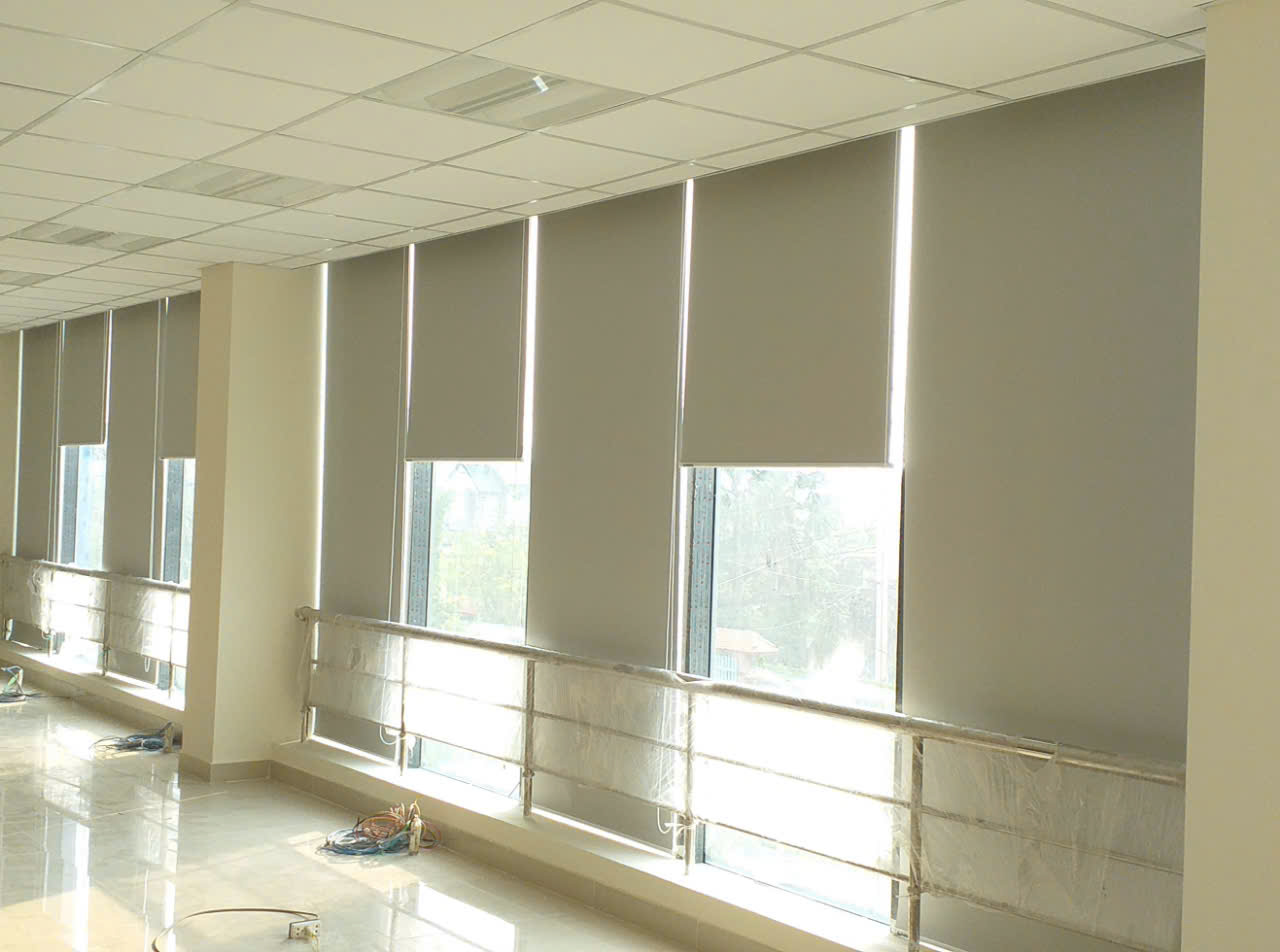 màn cửa cuốn chống nắng che nắng hướng tây