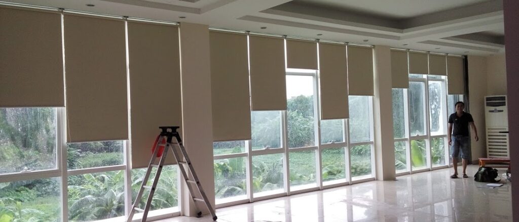 rèm che nắng văn phòng chống chói màn hình