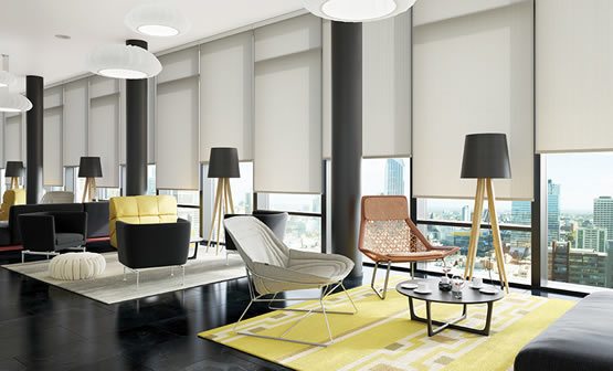 rèm cuộn chống nắng cho cửa kính mặt tiền chung cư