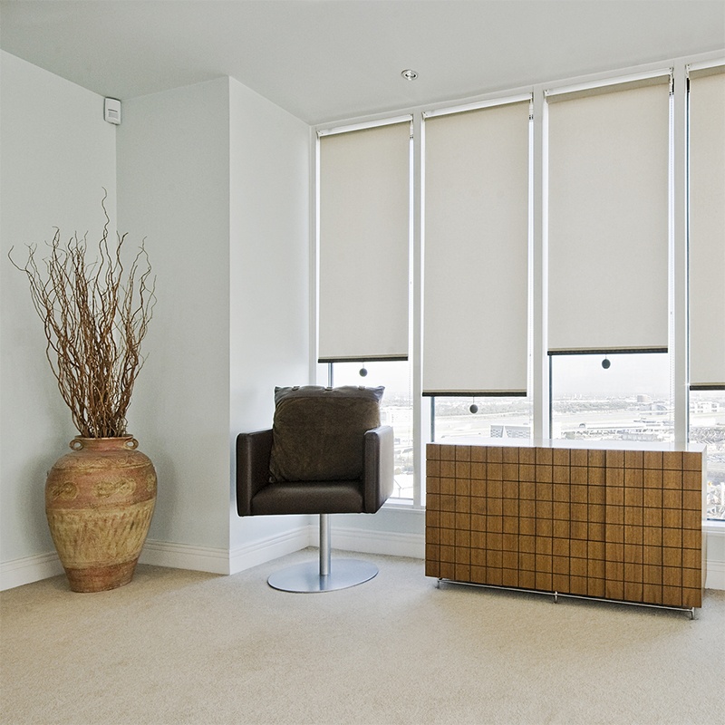 Rèm cuốn chống nắng cửa chính bảo vệ nội thất & tiết kiệm điện năng