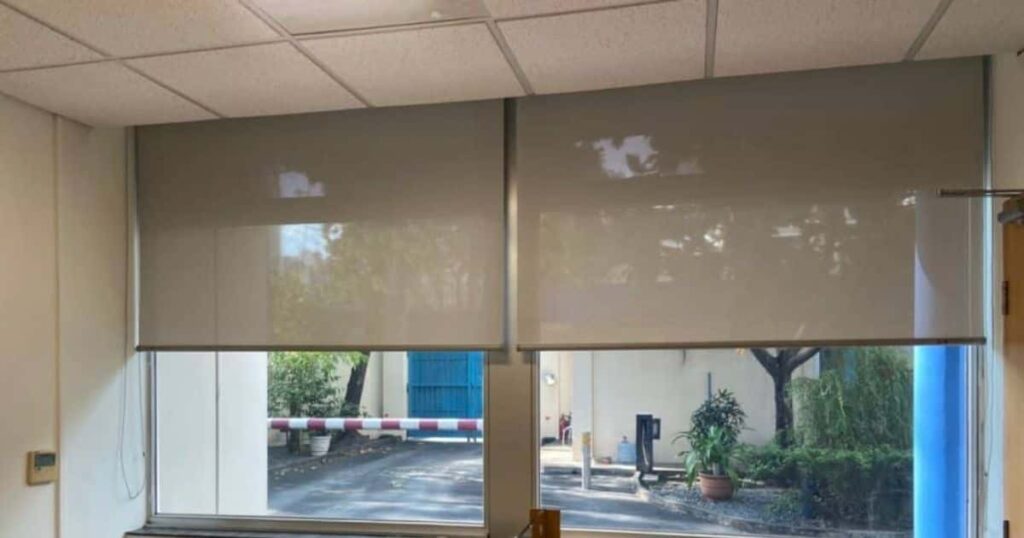 rèm cuốn chống nắng quận 8 che nắng nhà phố