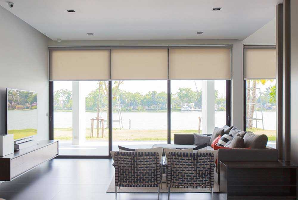 Giải pháp rèm cuốn chống nóng tối ưu cho nhà phố & văn phòng