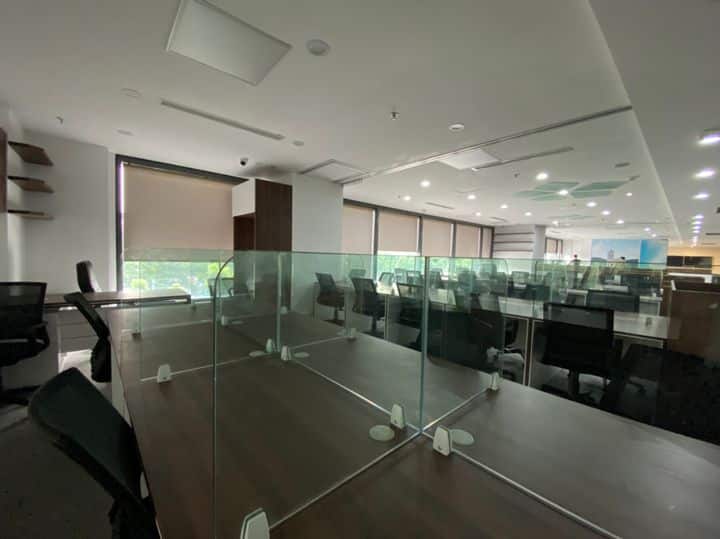 rèm cuốn cửa sổ chống nắng phòng ngủ hướng tây