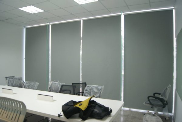 rèm nhựa cuốn chống nắng chịu nước bền bỉ