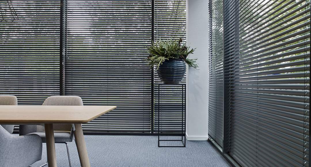 Giải pháp rèm sáo nhôm che nắng hiệu quả cho nhiều không gian