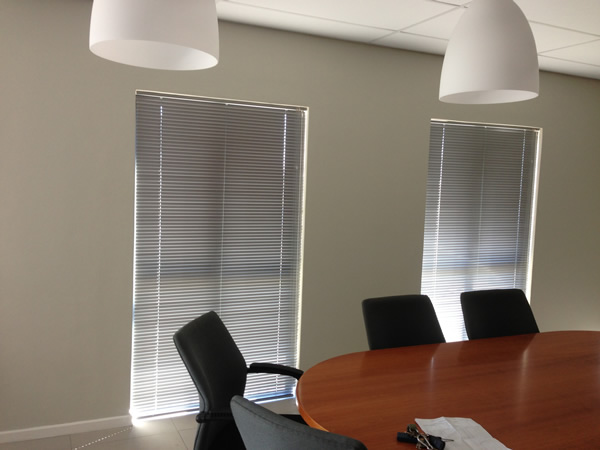 rèm sáo nhôm ít bám bụi cho không gian sạch sẽ