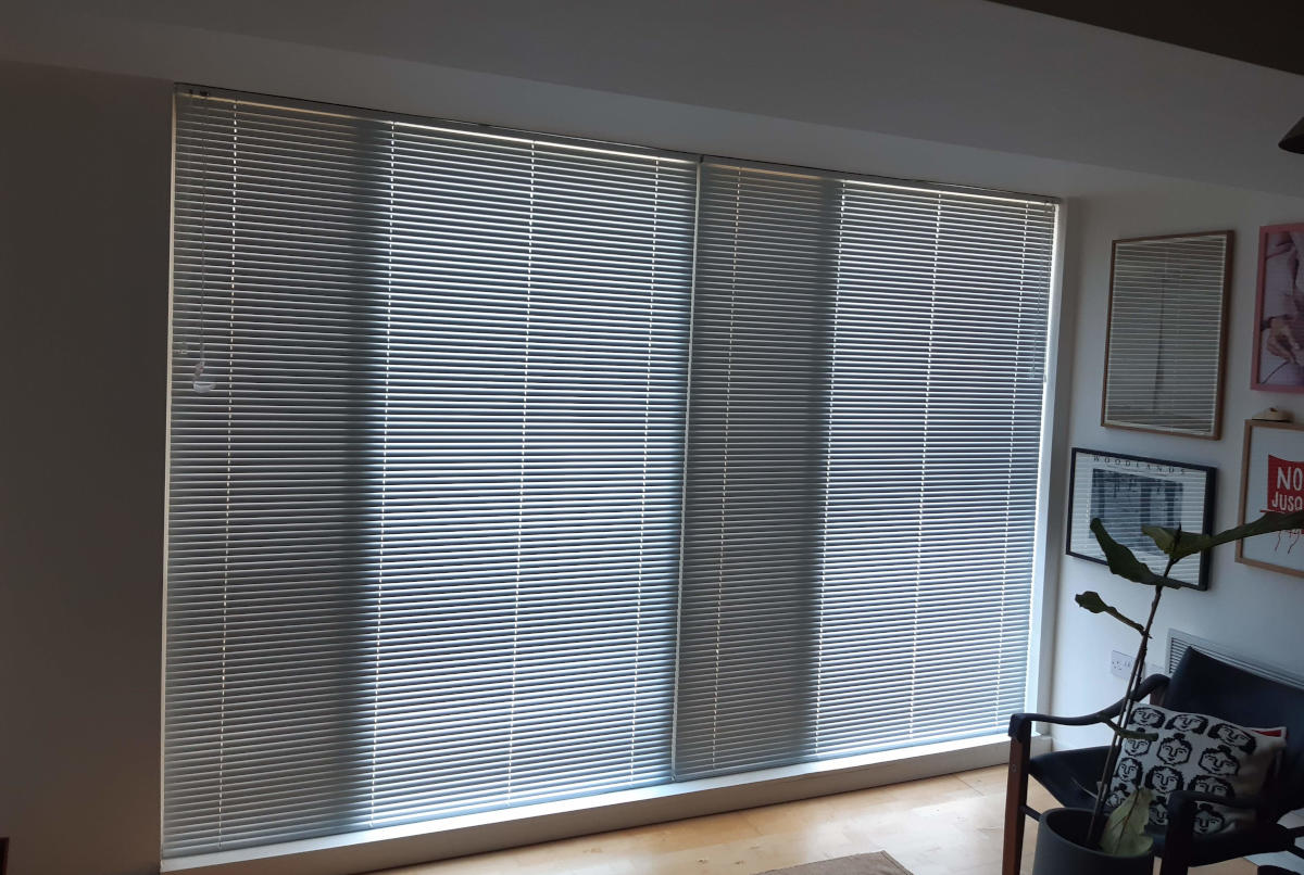 rèm sáo nhôm vệ sinh gọn nhẹ tiện lợi