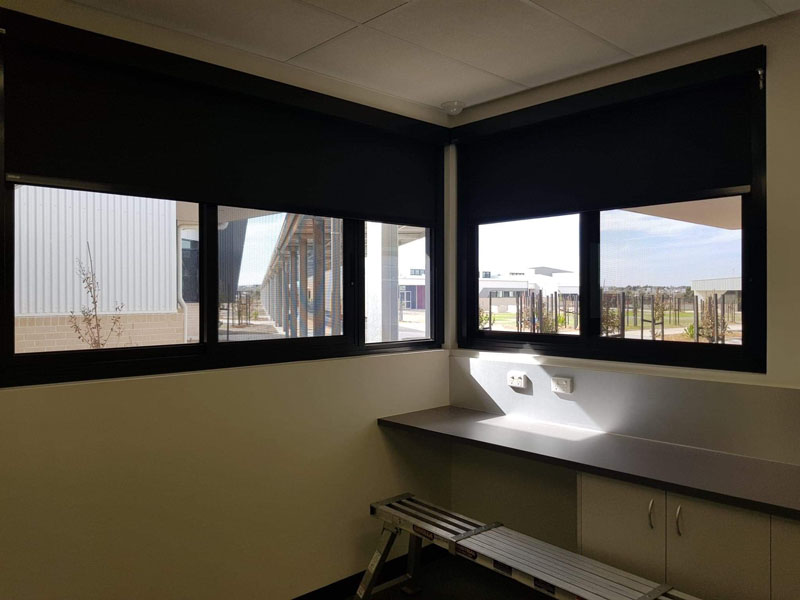 thi công rèm cuốn chống nắng tân phú thực tế