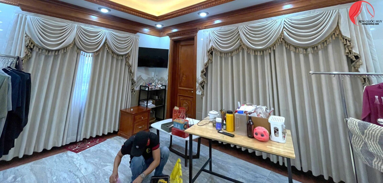 Không gian phòng khách cao cấp sử dụng rèm tân cổ điển phòng khách hai lớp vải và voan Không gian phòng khách cao cấp sử dụng rèm tân cổ điển phòng khách hai lớp vải và voan