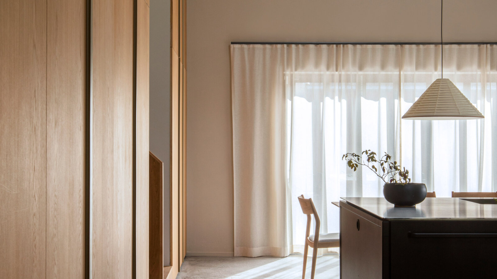 mẫu rèm nhật bản tối giản tạo cảm giác thư giãn