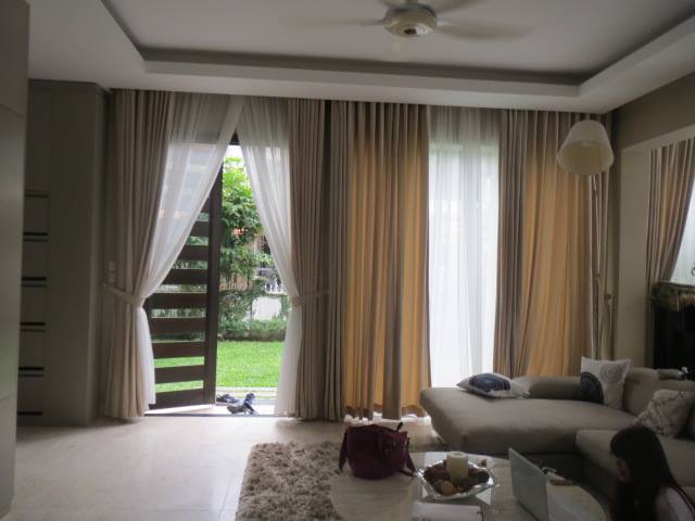 Rèm cửa cửa sổ phòng ngủ giúp cản sáng, cách nhiệt và mang lại sự riêng tư tuyệt đối