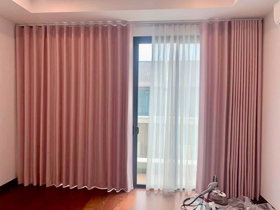 rèm cửa màu pastel xanh mint nhẹ nhàng cho căn hộ chung cư