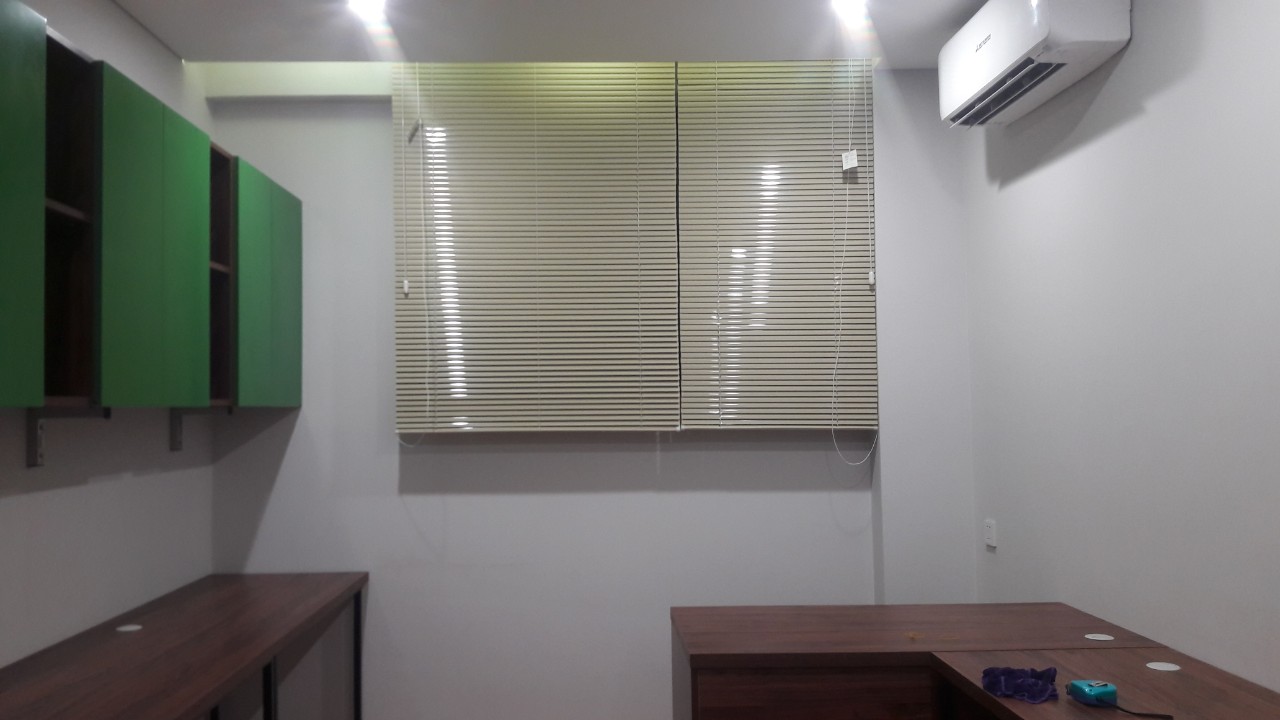 rèm sáo nhôm đẹp lắp cửa sổ nhà phố hiện đại