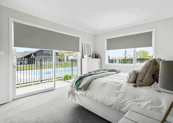 Mẫu rèm cuốn phòng ngủ chống nắng hiệu quả