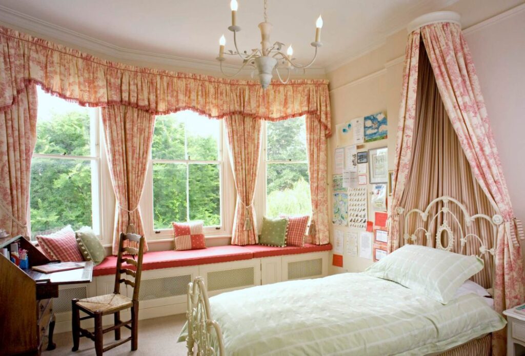 Rèm phòng ngủ cửa sổ kiểu dáng thanh lịch